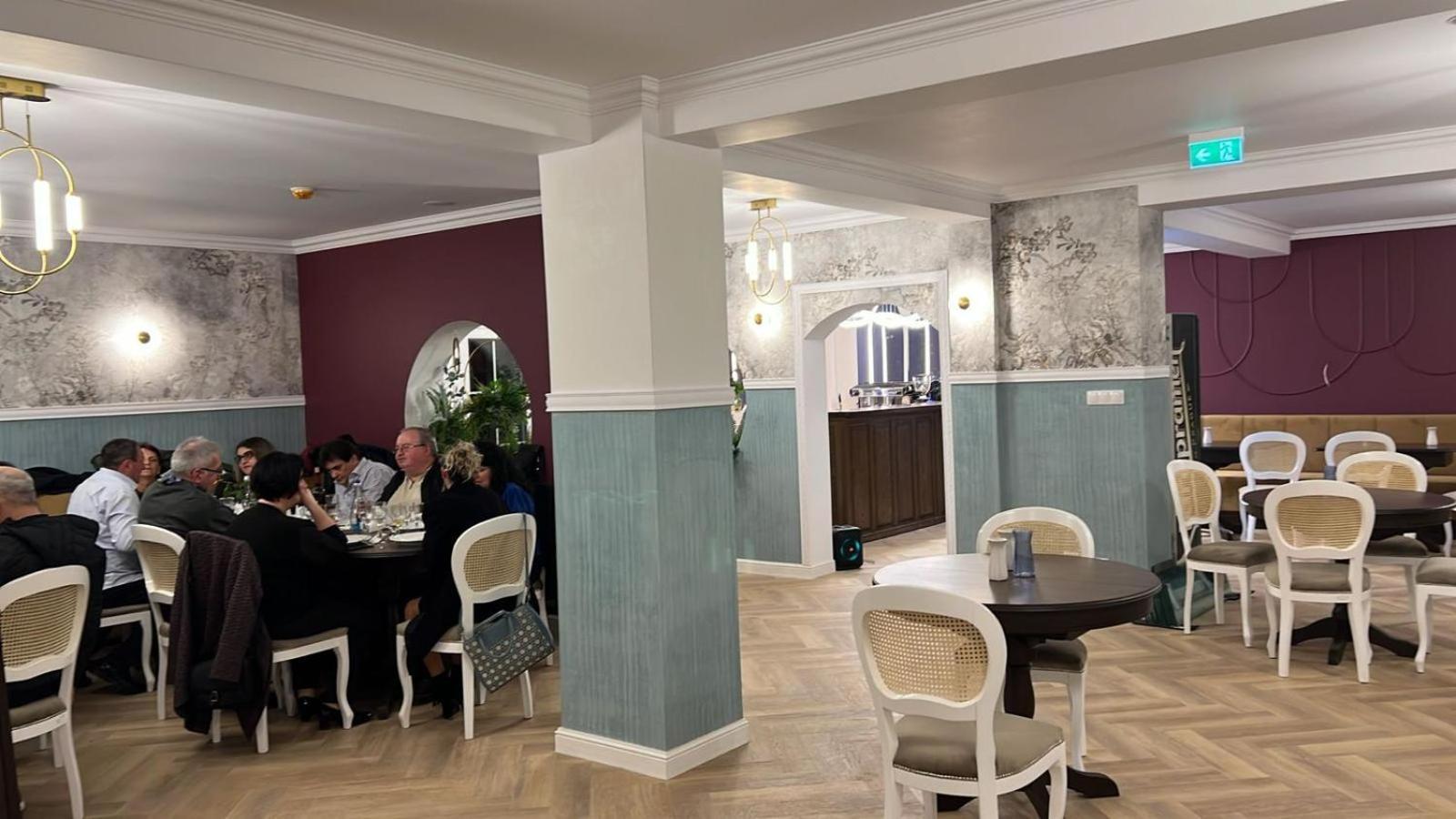 Colina Restaurant & Events Hotell Bistriţa Exteriör bild