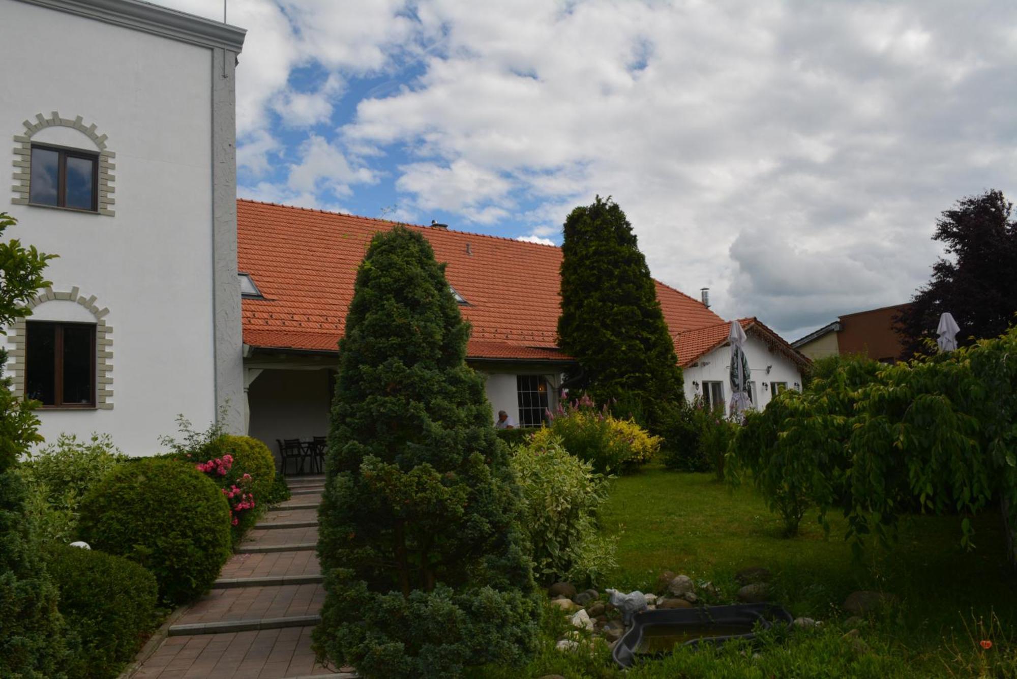 Colina Restaurant & Events Hotell Bistriţa Exteriör bild